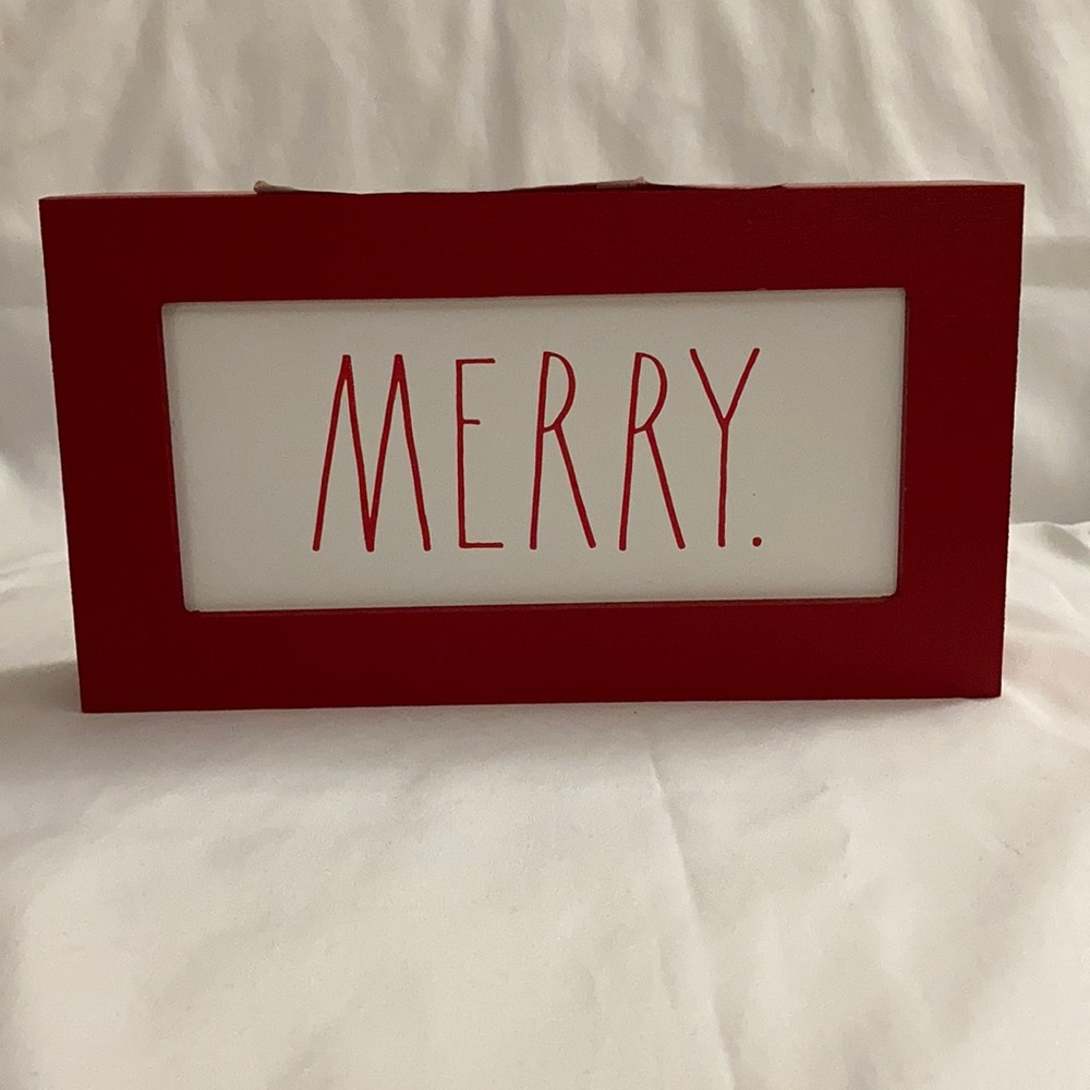 ⭐️Holiday Clearance - Make Me An Offer!⭐️NEW Rae Dunn “Merry” Sign